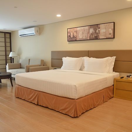 Jinjiang Inn - Makati Makati City Kültér fotó